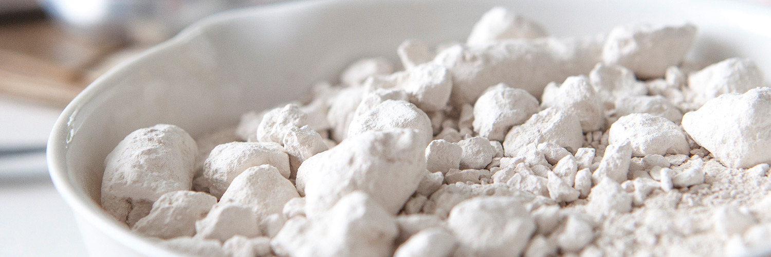 Hase Ole, Bunt staffiert, H 10,5 cm