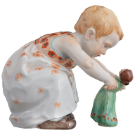 Hentschel child miniature, Child with doll, Coloured, with poppy flowers, H 8 cm