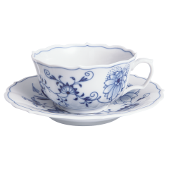 Tea cup & saucer, Shape "New Cutout", Blue Onion, white rim, V 0,2 l