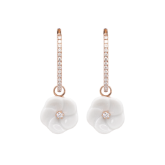 Ohrringe Royal Blossom Diamond, 750 Roségold, 2 Porzellanblüten M,  32 Brillanten 0,46 ct, VS, fw, Vollschliff Gut